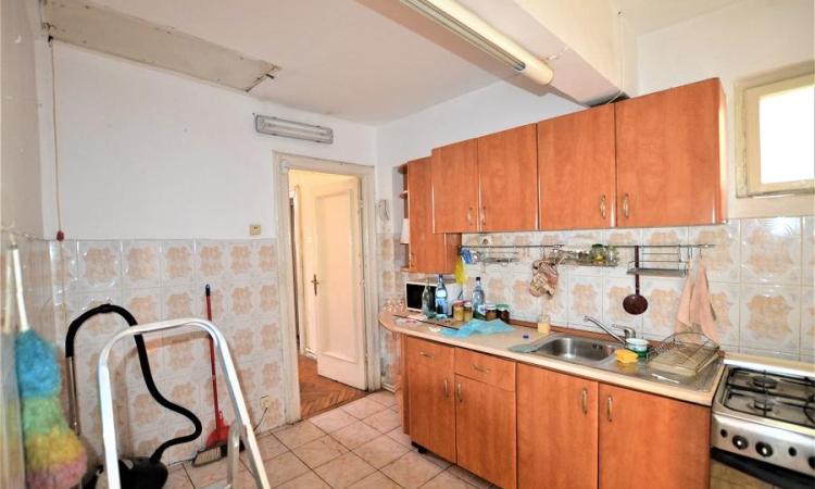 Apartament 3 Camere Romana