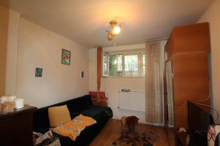Apartament Demisol in Vila - posibilitate afacere