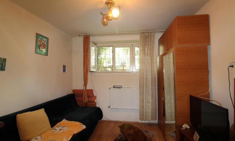 Apartament Demisol in Vila - posibilitate afacere