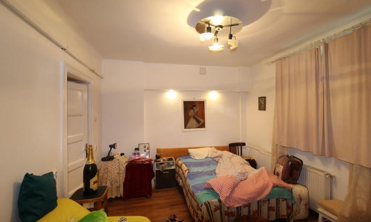 Apartament Demisol in Vila - posibilitate afacere