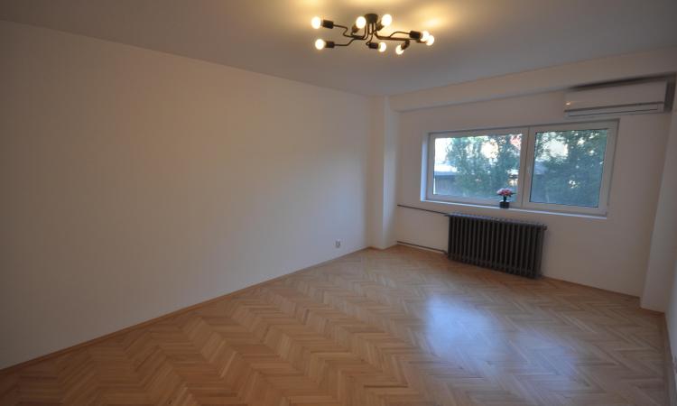 Piata Unirii Palatul Parlamentului Spatiu birouri Decom 4 camere 94mp