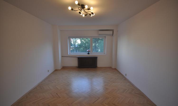 Piata Unirii Palatul Parlamentului Spatiu birouri Decom 4 camere 94mp