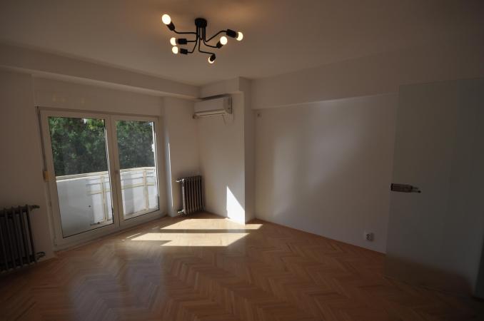 Piata Unirii Palatul Parlamentului Spatiu birouri Decom 4 camere 94mp
