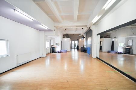 Unirii Tineretului Sala de dans /alte activitati 100mp Open Space 4m Inatime