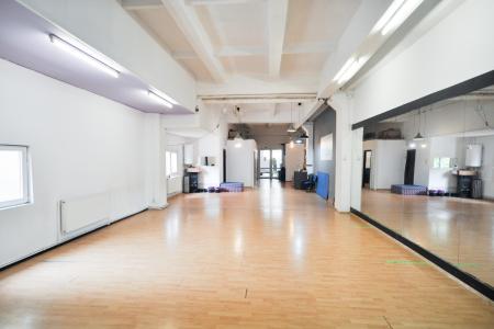 Unirii Tineretului Sala de dans /alte activitati 100mp Open Space 4m Inatime
