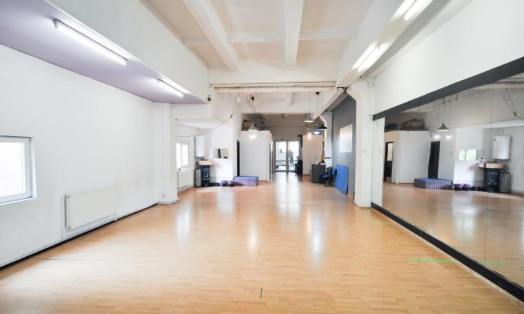 Unirii Tineretului Sala de dans /alte activitati 100mp Open Space 4m Inatime