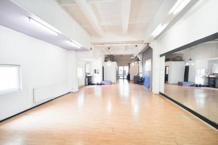 Unirii Tineretului Sala de dans /alte activitati 100mp Open Space 4m Inatime