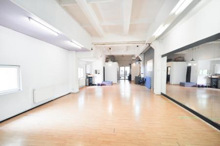 Unirii Tineretului Sala de dans /alte activitati 100mp Open Space 4m Inatime