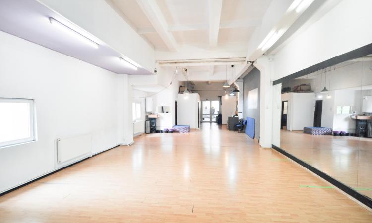 Unirii Tineretului Sala de dans /alte activitati 100mp Open Space 4m Inatime