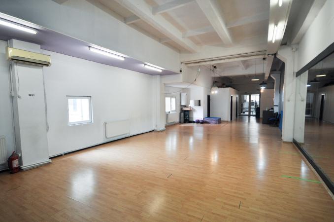 Unirii Tineretului Sala de dans /alte activitati 100mp Open Space 4m Inatime