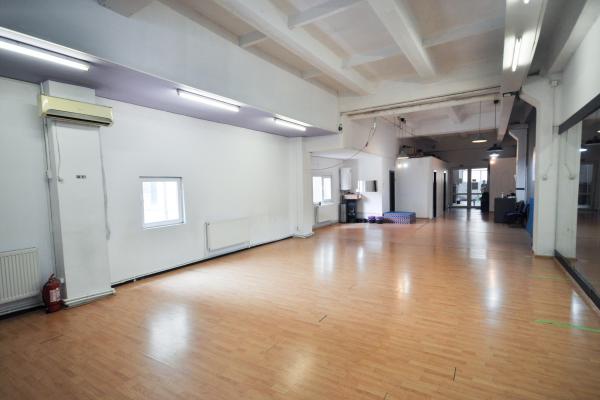 Unirii Tineretului Sala de dans /alte activitati 100mp Open Space 4m Inatime