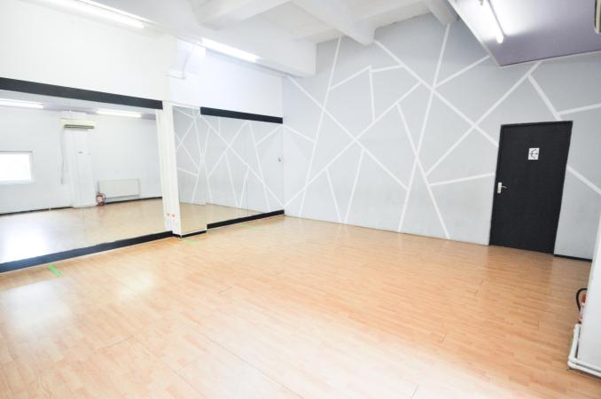 Unirii Tineretului Sala de dans /alte activitati 100mp Open Space 4m Inatime