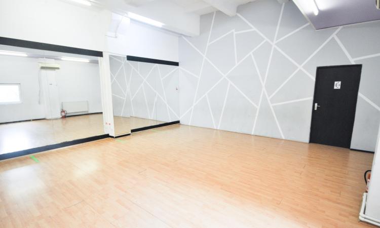 Unirii Tineretului Sala de dans /alte activitati 100mp Open Space 4m Inatime