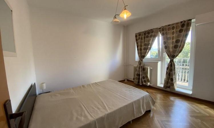 Piata Unirii Fantani Apartament decomandat 5 camere 110mp