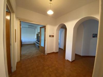 Piata Unirii Fantani Apartament decomandat 5 camere 110mp