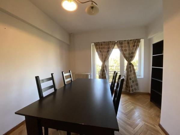 Piata Unirii Fantani Apartament decomandat 5 camere 110mp