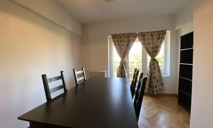 Piata Unirii Fantani Apartament decomandat 5 camere 110mp
