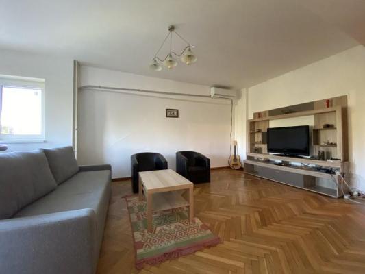 Piata Unirii Fantani Apartament decomandat 5 camere 110mp