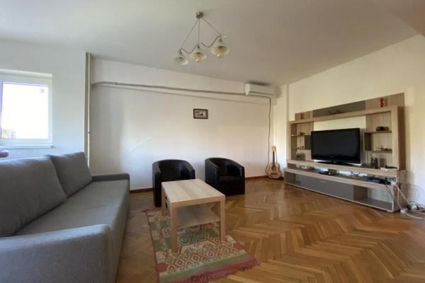 Piata Unirii Fantani Apartament decomandat 5 camere 110mp