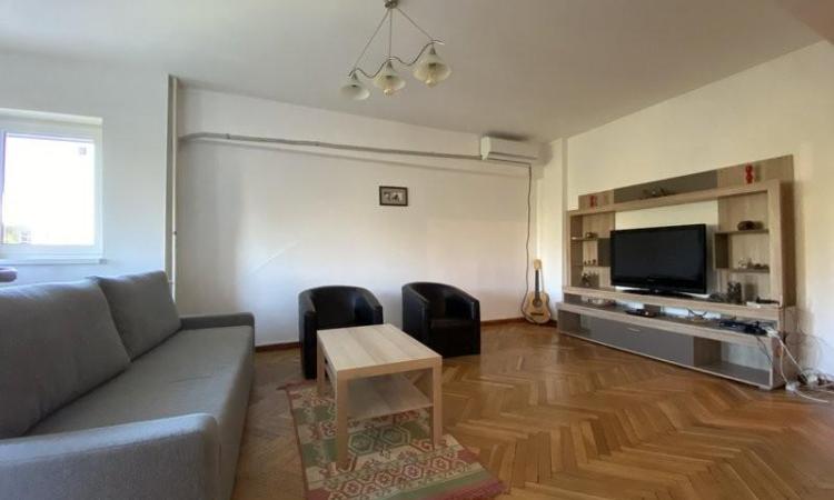 Piata Unirii Fantani Apartament decomandat 5 camere 110mp