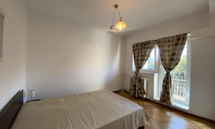 Piata Unirii Fantani Apartament decomandat 5 camere 110mp