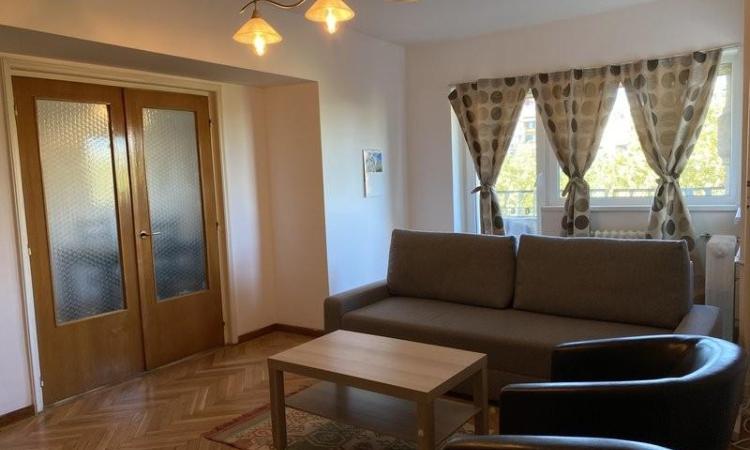 Piata Unirii Fantani Apartament decomandat 5 camere 110mp