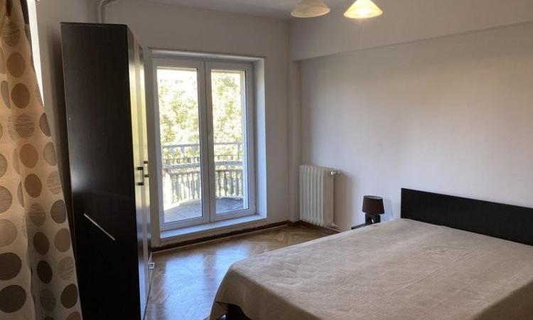 Piata Unirii Fantani Apartament decomandat 5 camere 110mp