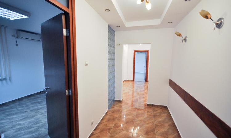 Bd Unirii Rond Alba Iulia Spatiu Decomandat 4 camere 94mp