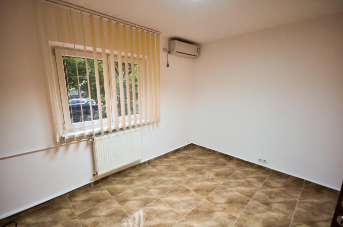 Bd Unirii Rond Alba Iulia Spatiu Decomandat 4 camere 94mp