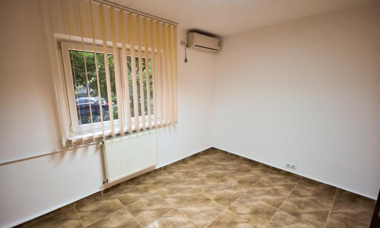 Bd Unirii Rond Alba Iulia Spatiu Decomandat 4 camere 94mp