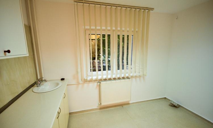Bd Unirii Rond Alba Iulia Spatiu Decomandat 4 camere 94mp