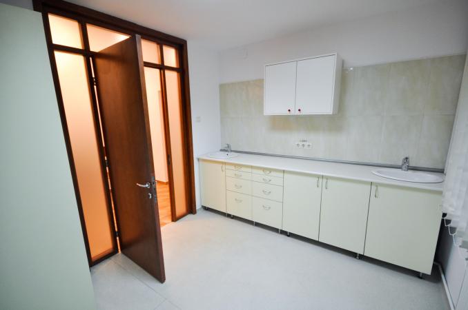 Bd Unirii Rond Alba Iulia Spatiu Decomandat 4 camere 94mp