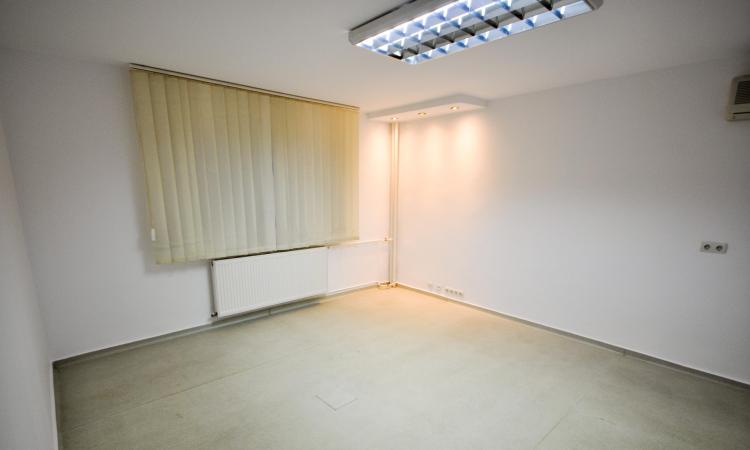 Bd Unirii Rond Alba Iulia Spatiu Decomandat 4 camere 94mp
