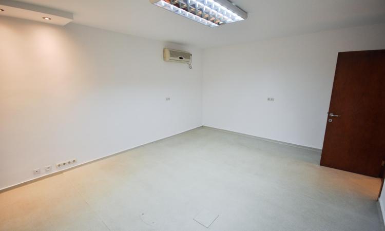 Bd Unirii Rond Alba Iulia Spatiu Decomandat 4 camere 94mp