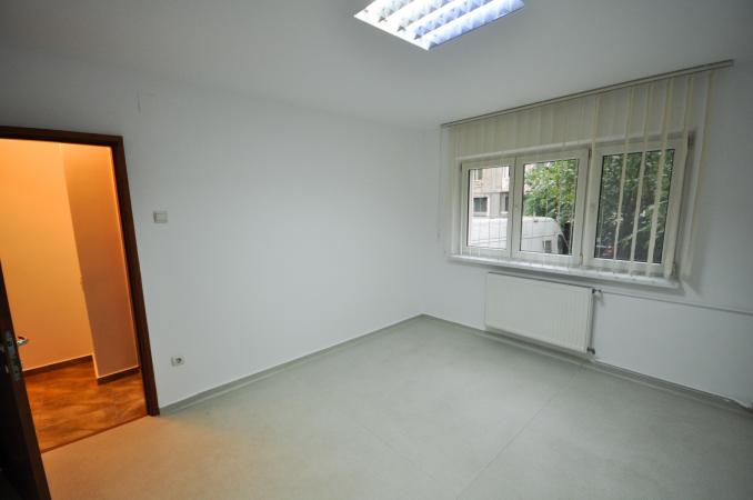 Bd Unirii Rond Alba Iulia Spatiu Decomandat 4 camere 94mp
