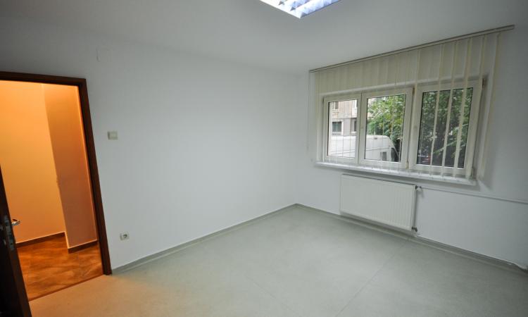Bd Unirii Rond Alba Iulia Spatiu Decomandat 4 camere 94mp