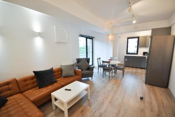 Bd Decebal Calea Calarasi Apart Decom 3 camere Bloc Nou Parcare