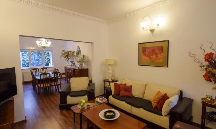 Vila 6 cam -220 mpc - teren 166 mp - Piata Alba Iulia - Aniversarii - Dristor