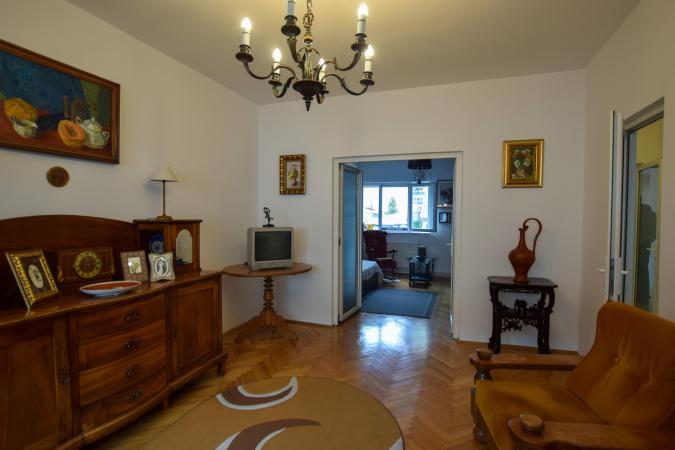 Vila 6 cam -220 mpc - teren 166 mp - Piata Alba Iulia - Aniversarii - Dristor