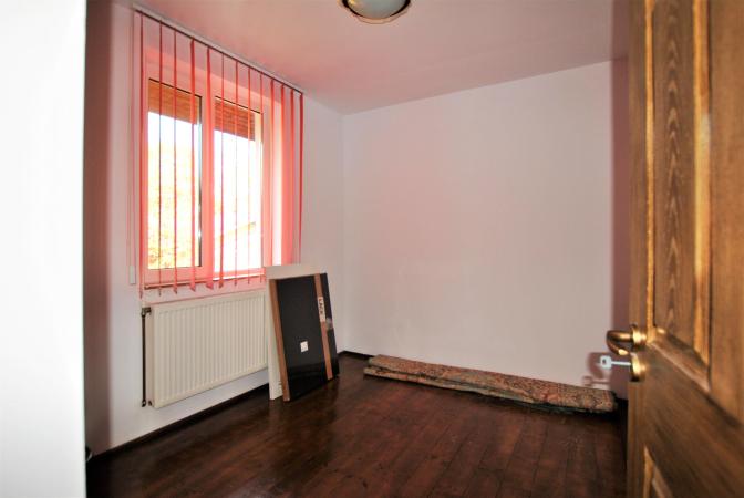 Apartament 3 camere - Baneasa - in vila - zona linistita