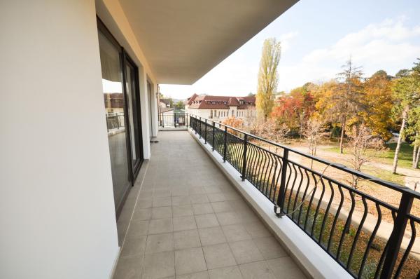 Piata Unirii metrou Apartament 4 camere Bloc Nou Centrala Parcare