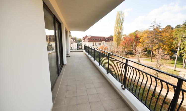 Piata Unirii metrou Apartament 4 camere Bloc Nou Centrala Parcare