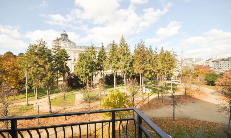 Piata Unirii metrou Apartament 4 camere Bloc Nou Centrala Parcare