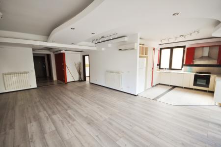 Piata Unirii metrou Apartament 4 camere Bloc Nou Centrala Parcare
