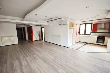 Piata Unirii metrou Apartament 4 camere Bloc Nou Centrala Parcare