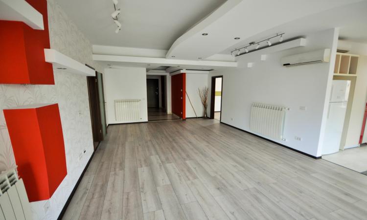 Piata Unirii metrou Apartament 4 camere Bloc Nou Centrala Parcare