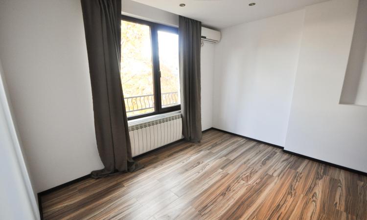 Piata Unirii metrou Apartament 4 camere Bloc Nou Centrala Parcare