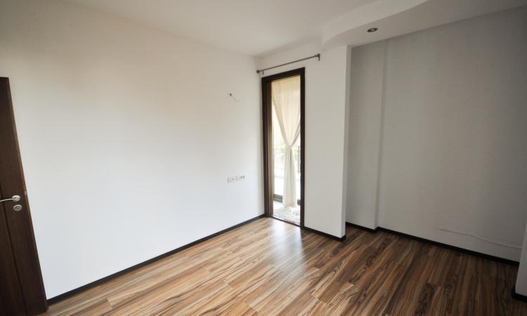 Piata Unirii metrou Apartament 4 camere Bloc Nou Centrala Parcare