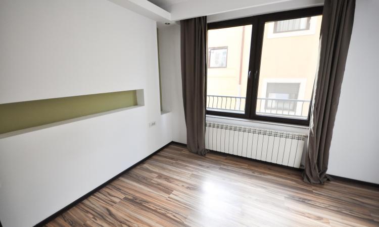 Piata Unirii metrou Apartament 4 camere Bloc Nou Centrala Parcare