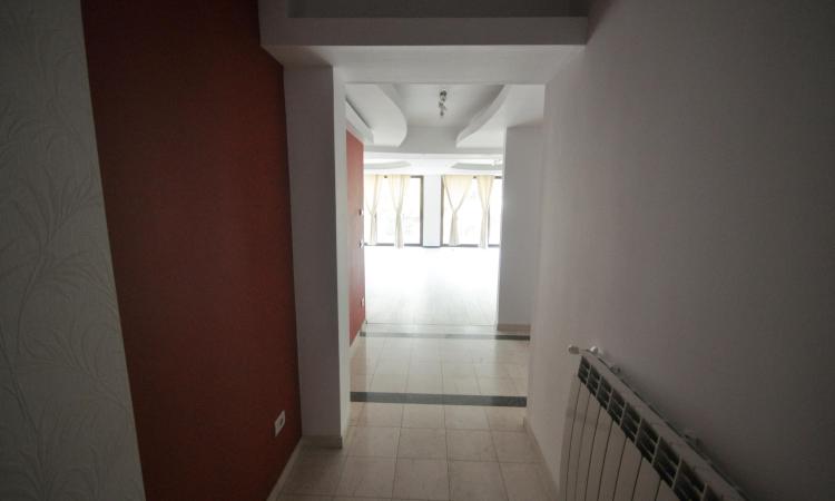 Piata Unirii metrou Apartament 4 camere Bloc Nou Centrala Parcare